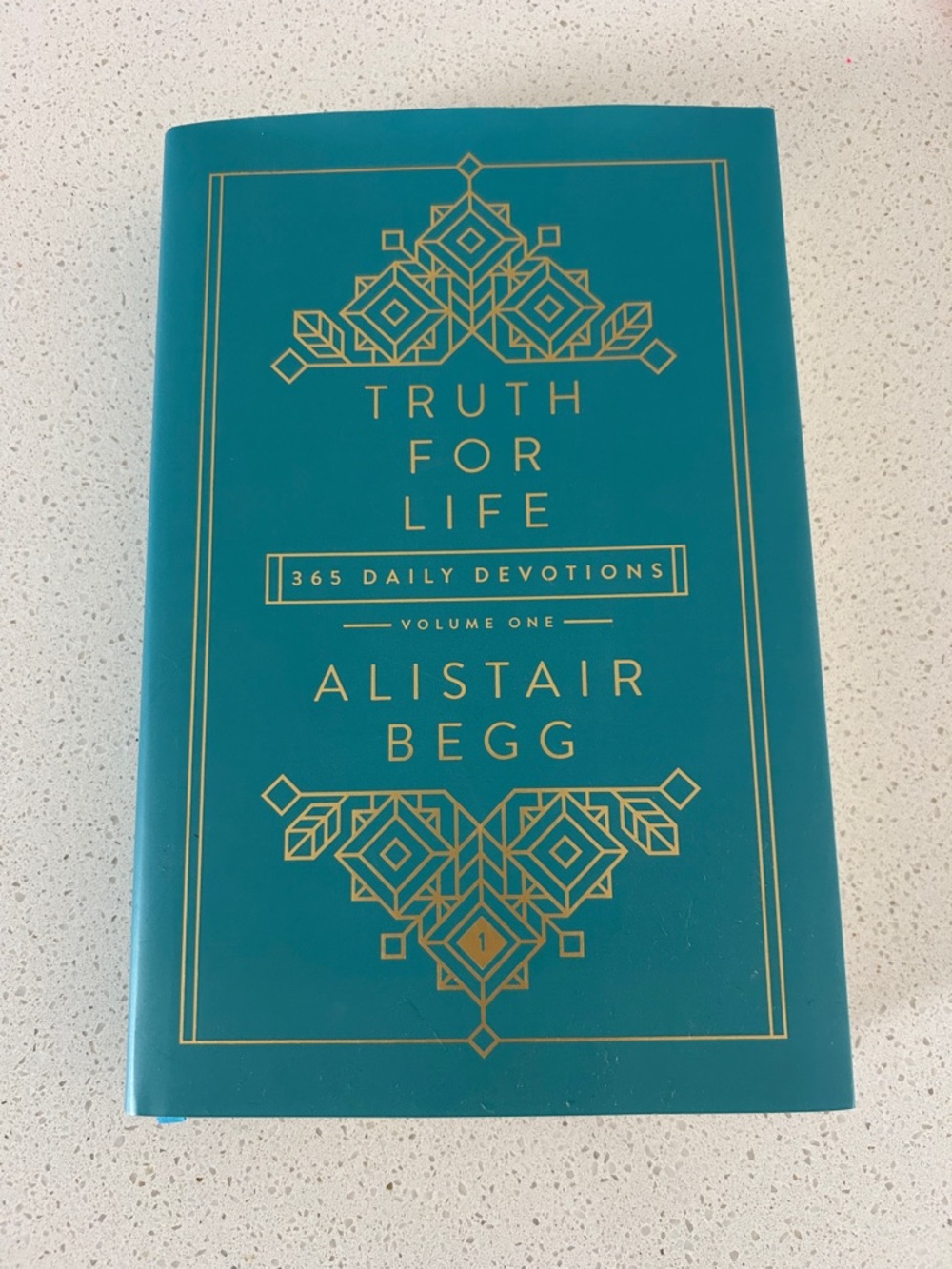 Truth For Life 365 Daily Devotions by Alistair Begg - Hardcover